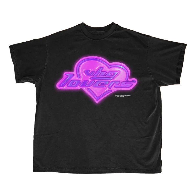 Schwarzes Shirt mit VHS-Lovers-Herzprint